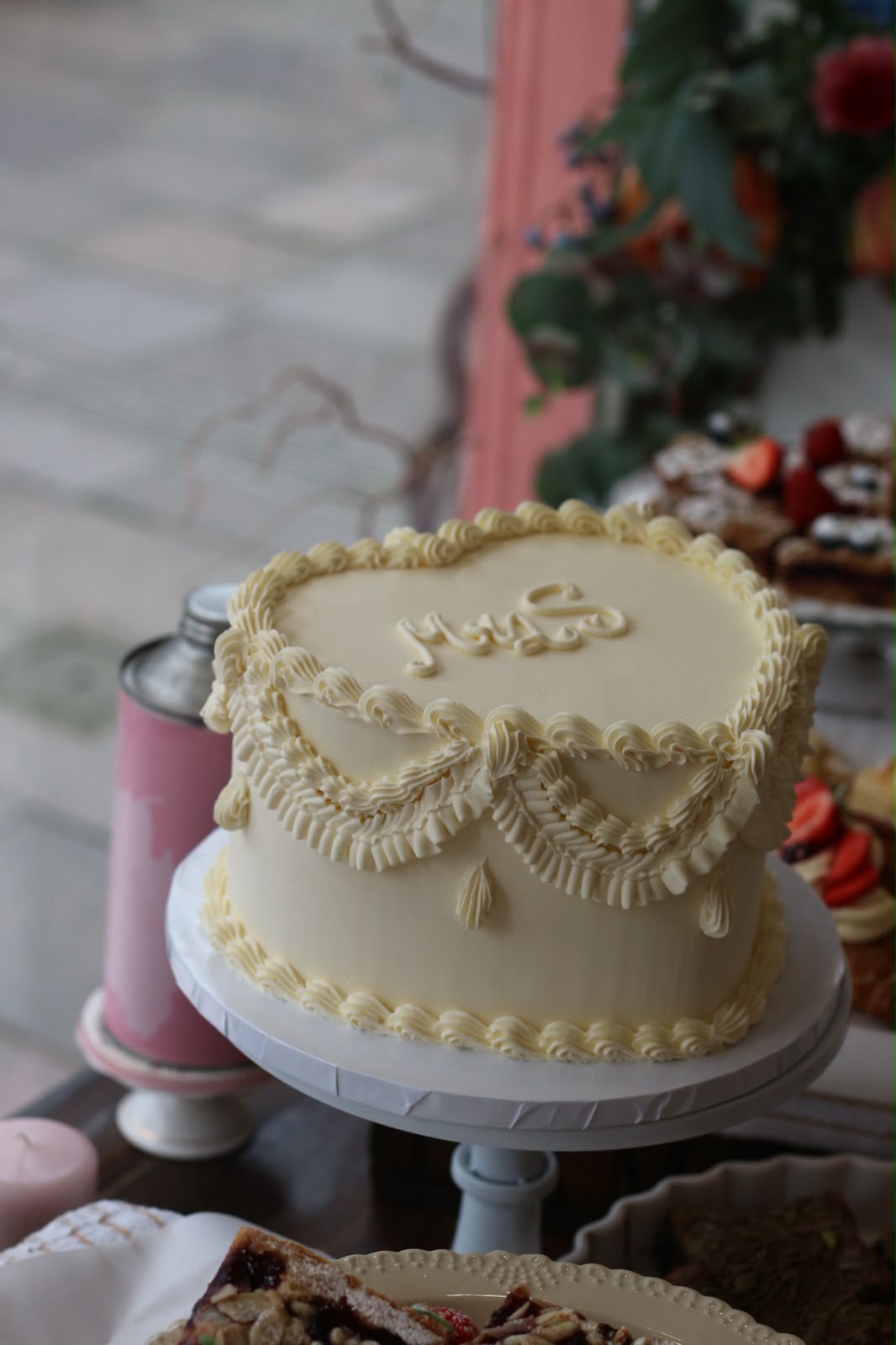 Victorian Beauty Wedding Heart
